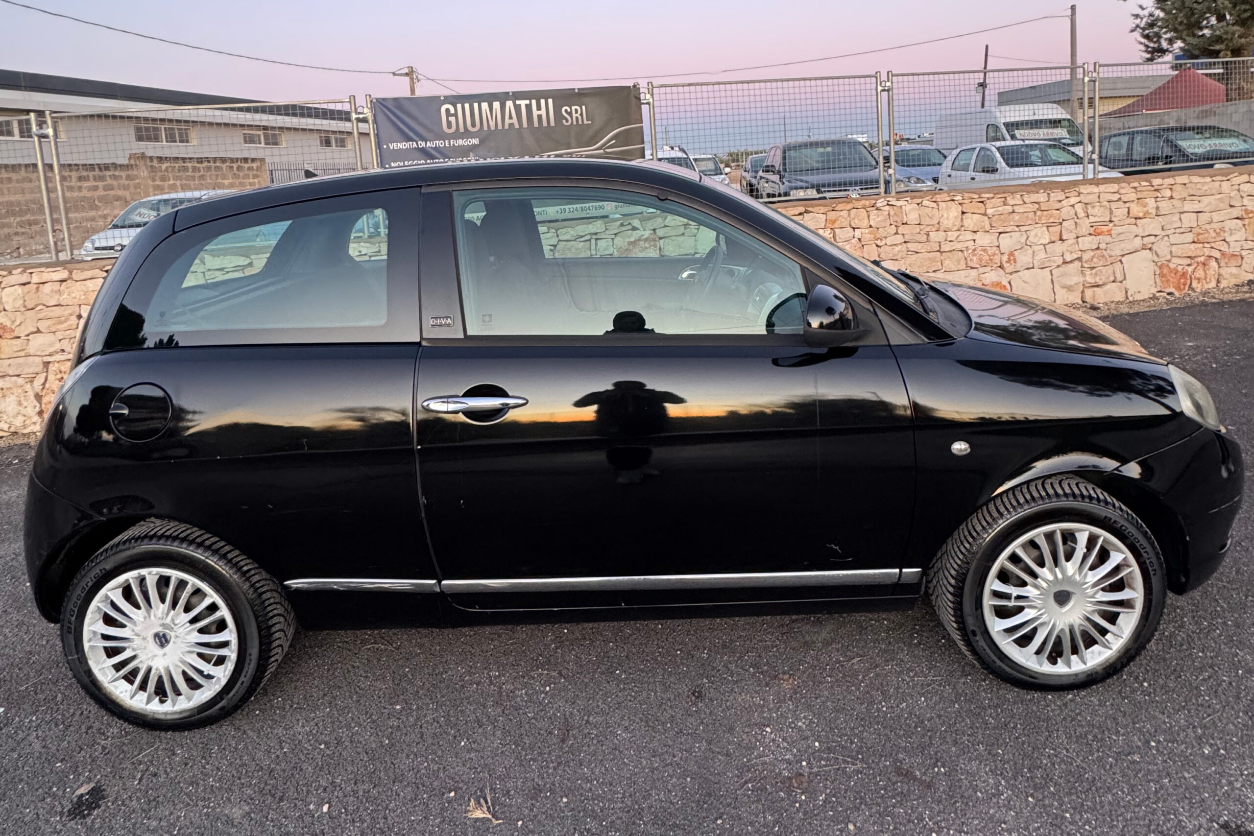 
								Lancia Ypsilon 1.3 MJT 75 CV Diva full									